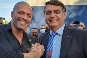'Tem que ter pena do cara que levanta faixa do AI-5', diz Bolsonaro