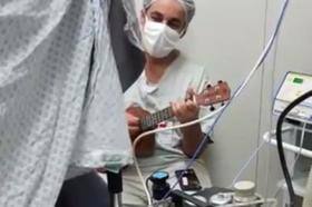 Pai canta durante o parto do primeiro filho em BH; veja vídeo