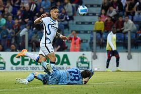 Inter bate Cagliari e continua na briga pelo Campeonato Italiano