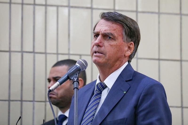 Jair Bolsonaro assina concessão de indulto de Natal a presidiários | O TEMPO