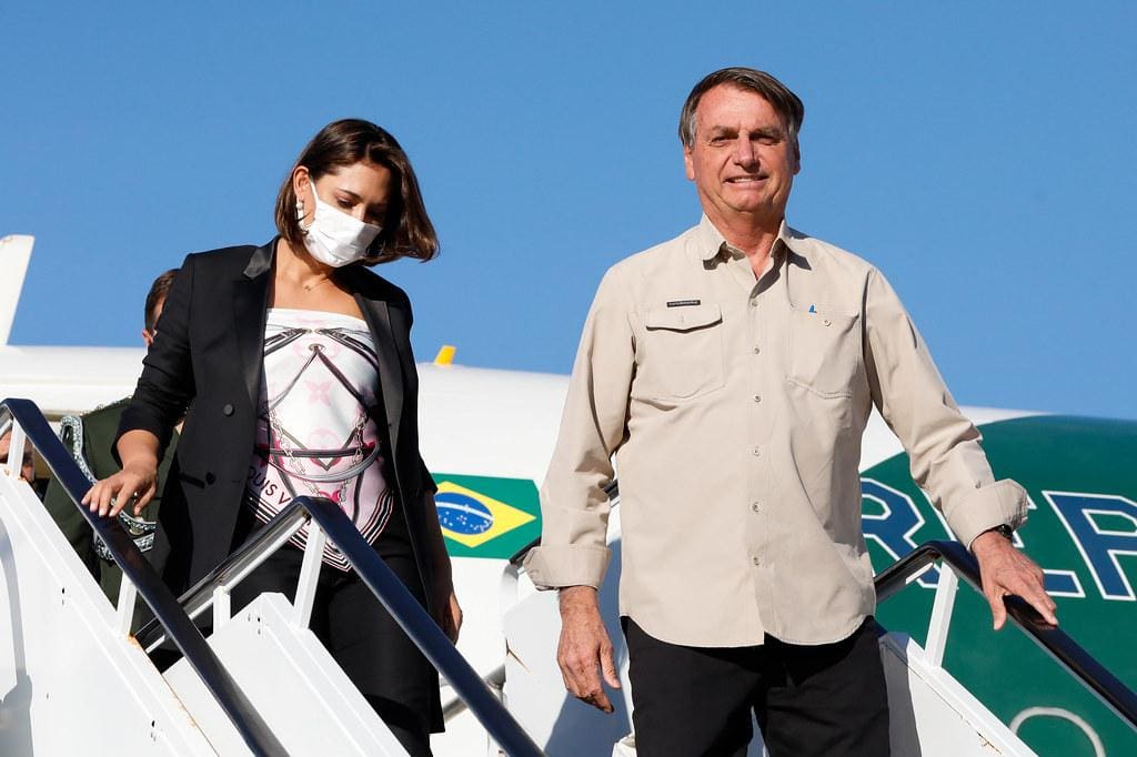 Bolsonaro desembarca nos EUA e vai para condomínio sem dizer ...