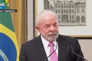 Lula volta a prometer baratear carros no país: ' Já mudamos as coisas uma vez' 