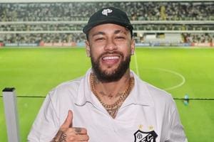 Neymar no Santos? Clube estreita laços e conta com trunfo por volta do craque
