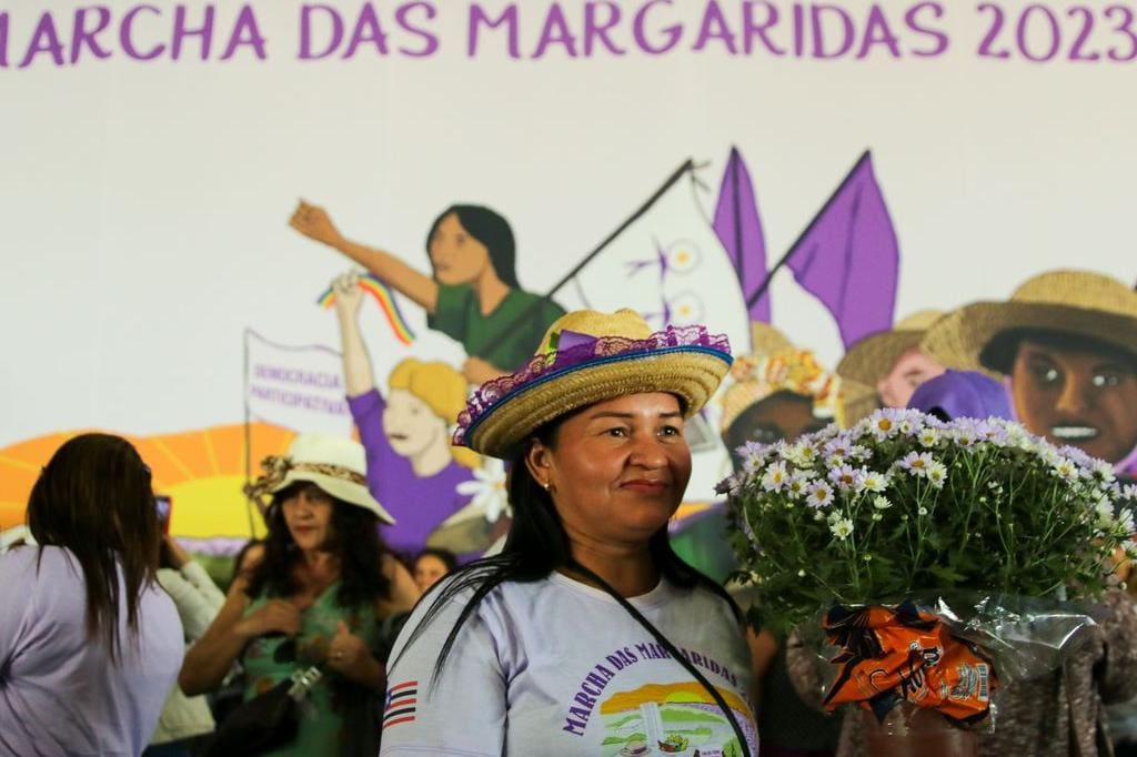 Participantes da Marcha da Margarida chegam ao Parque da Cidade, em Brasília, onde montaram acampamento - Foto: Fabio Rodrigues-Pozzebom/ Agência Brasil