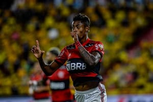 Flamengo anuncia renovação com o atacante Bruno Henrique até 2026