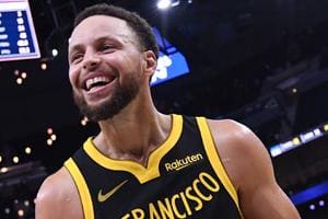 Curry brilha e Golden State aplica mais uma derrota ao San Antonio Spurs na NBA