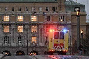 Sobe para 14 número de mortos em ataque a tiros em universidade em Praga