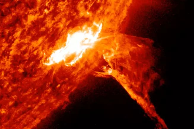 Sunspots emit a powerful explosion that causes power outages;  He watches